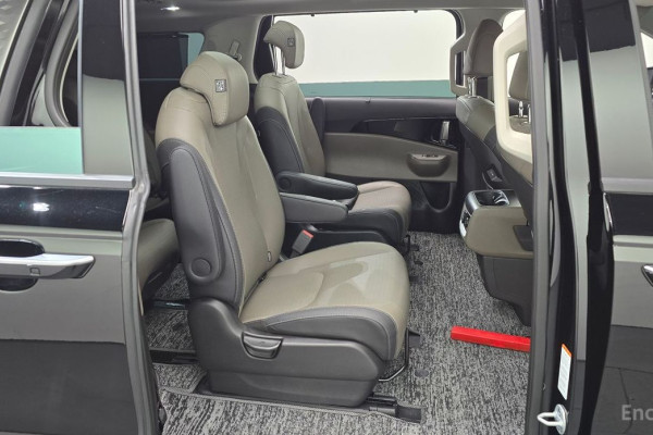 2025 Kia Carnival с пробегом 6 284 км