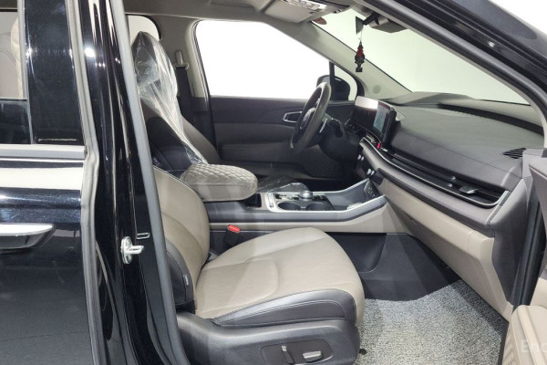 2024 Kia Carnival с пробегом 29 978 км