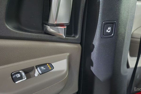 2024 Kia Carnival с пробегом 29 978 км