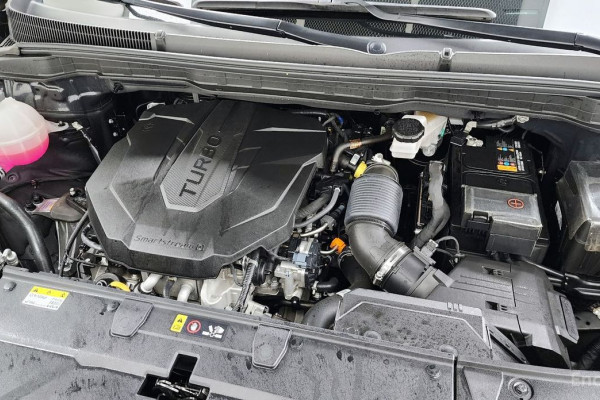 2024 Kia Carnival с пробегом 23 336 км