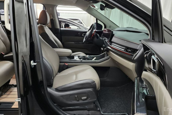 2024 Kia Carnival с пробегом 23 336 км