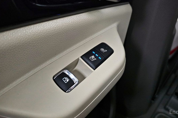 2025 Kia Carnival с пробегом 25 987 км