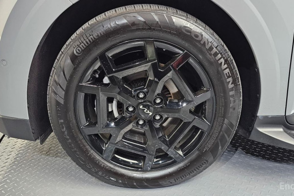 2025 Kia Carnival с пробегом 6 667 км