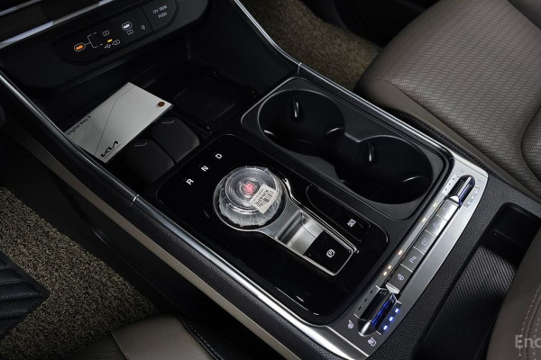 2025 Kia Carnival с пробегом 6 667 км