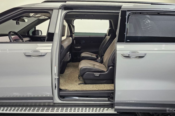 2025 Kia Carnival с пробегом 6 667 км