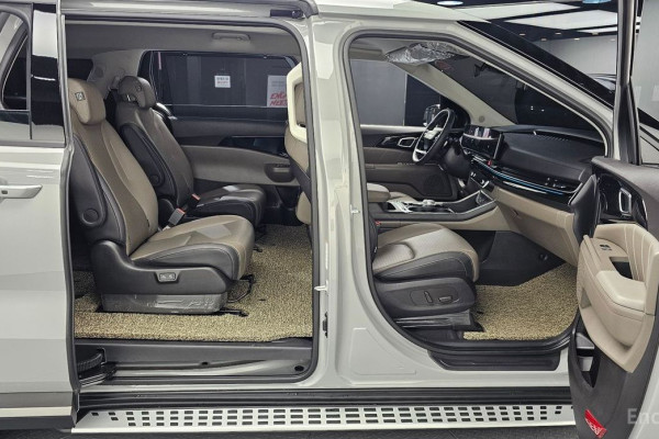 2025 Kia Carnival с пробегом 6 667 км