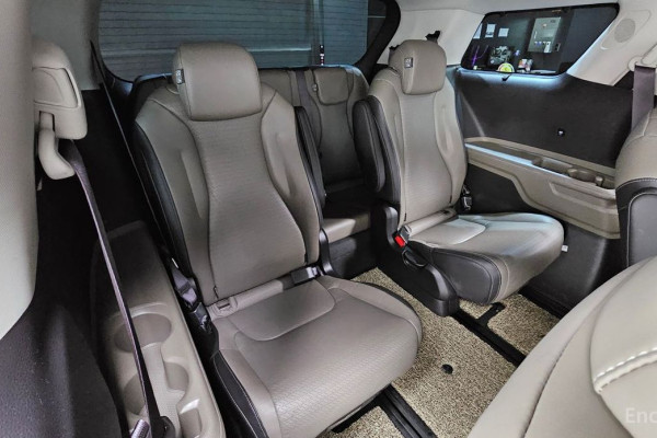 2025 Kia Carnival с пробегом 6 667 км