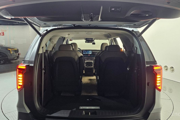 2025 Kia Carnival с пробегом 6 667 км