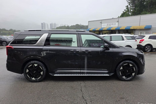 2024 Kia Carnival с пробегом 52 529 км