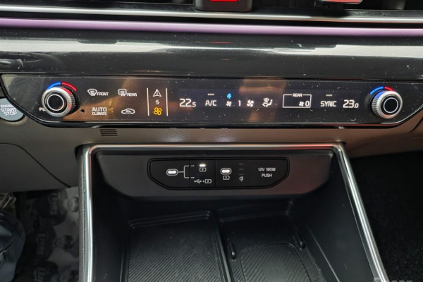 2024 Kia Carnival с пробегом 52 529 км