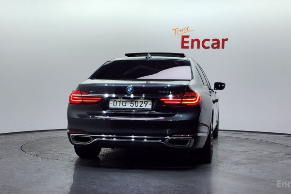 2016 BMW 7 серии с пробегом 114 334 км