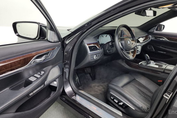 2016 BMW 7 серии с пробегом 114 334 км