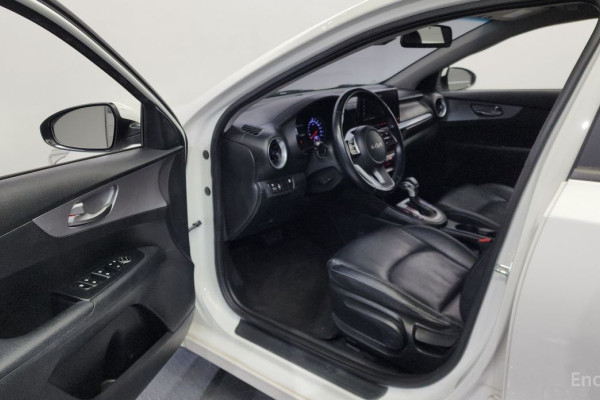 2021 Kia K3 с пробегом 129 357 км