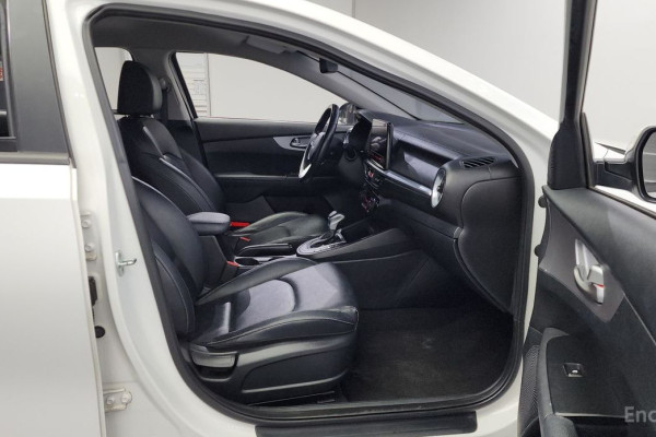 2021 Kia K3 с пробегом 129 357 км