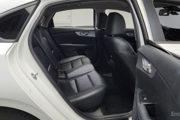 2021 Kia K3 с пробегом 129 357 км