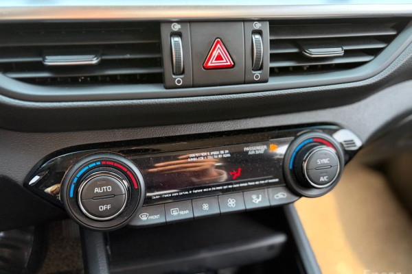 2022 Kia K3 с пробегом 45 818 км