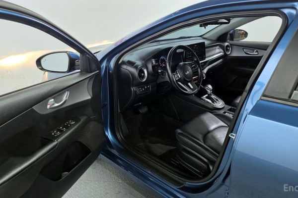 2022 Kia K3 с пробегом 90 521 км