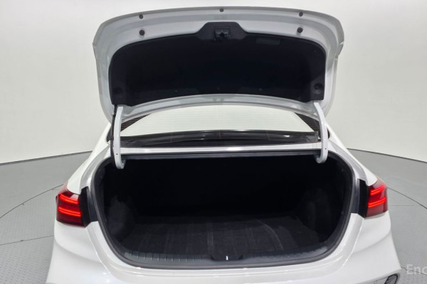 2021 Kia K3 с пробегом 96 271 км