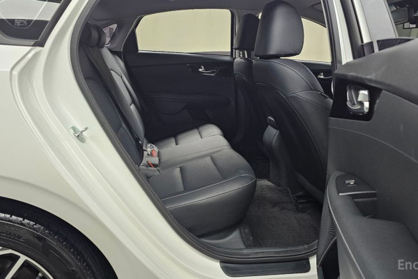 2022 Kia K3 с пробегом 111 617 км