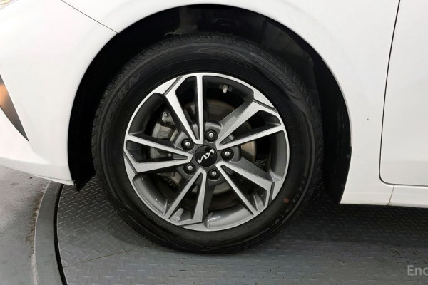 2022 Kia K3 с пробегом 83 291 км