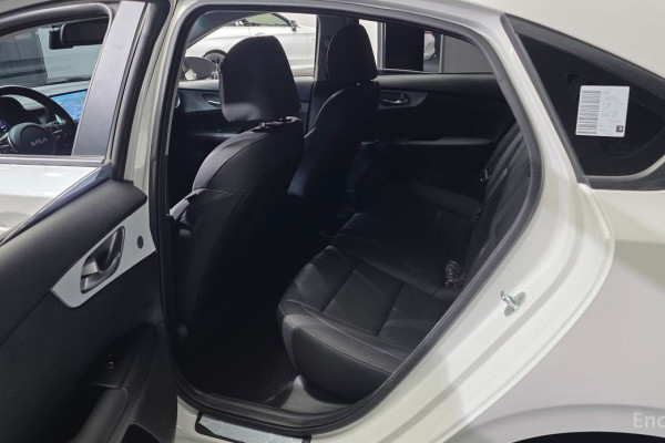 2022 Kia K3 с пробегом 104 949 км