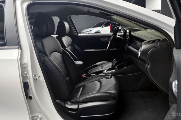 2022 Kia K3 с пробегом 76 436 км