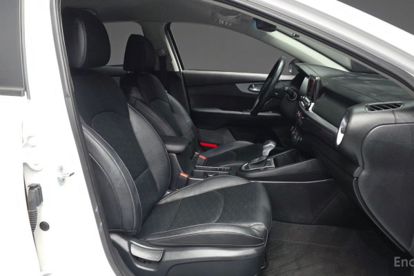 2022 Kia K3 с пробегом 121 896 км