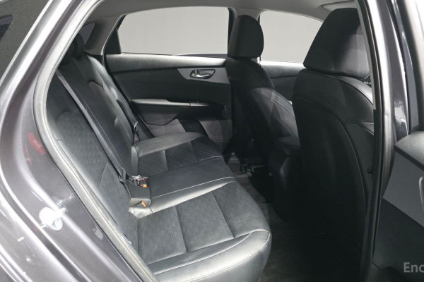 2021 Kia K3 с пробегом 34 077 км