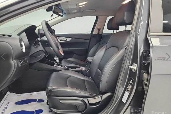 2021 Kia K3 с пробегом 104 324 км