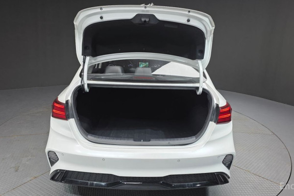 2021 Kia K3 с пробегом 50 111 км