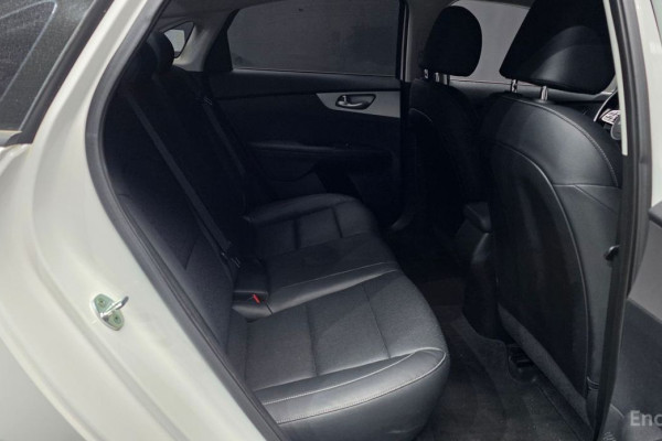 2022 Kia K3 с пробегом 82 664 км