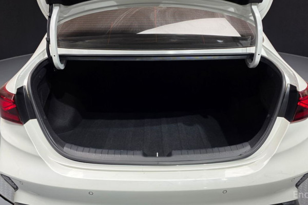 2022 Kia K3 с пробегом 82 664 км