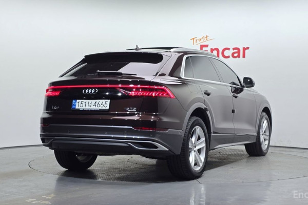 2022 Audi Q8 с пробегом 104 790 км