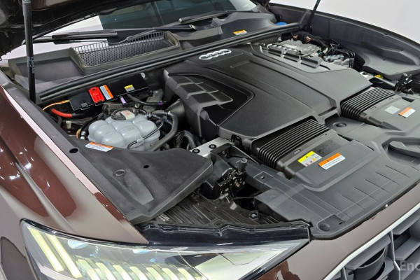 2022 Audi Q8 с пробегом 104 790 км