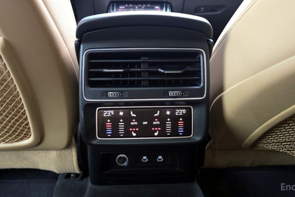 2022 Audi Q8 с пробегом 104 790 км