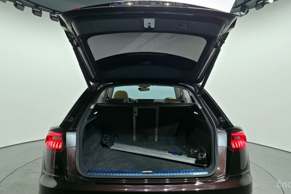 2022 Audi Q8 с пробегом 104 790 км