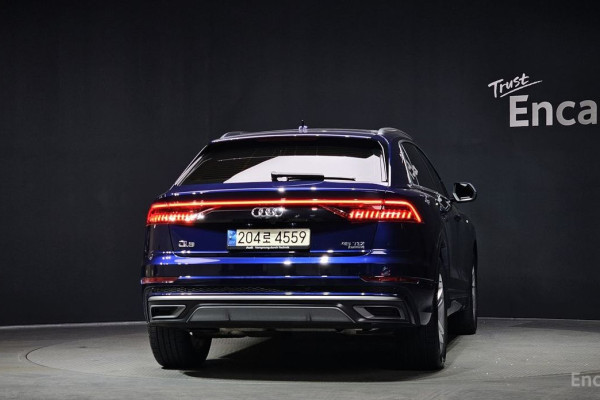 2021 Audi Q8 с пробегом 65 957 км