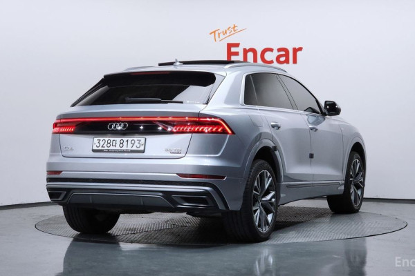 2020 Audi Q8 с пробегом 115 706 км