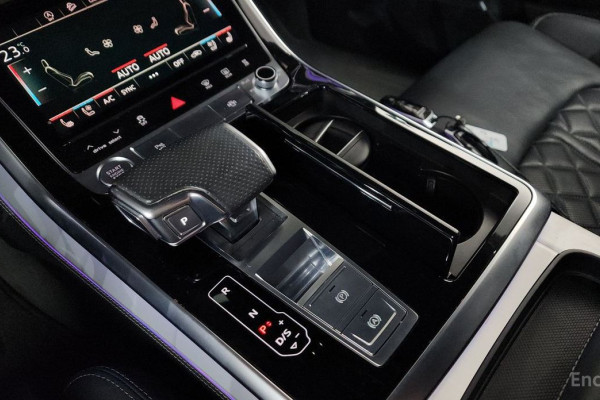 2020 Audi Q8 с пробегом 115 706 км