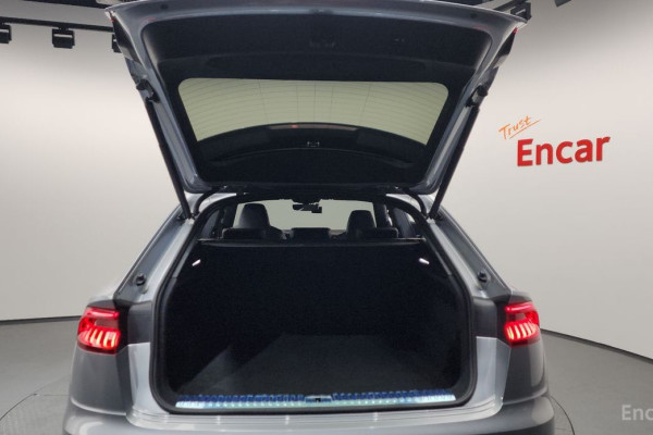 2020 Audi Q8 с пробегом 115 706 км