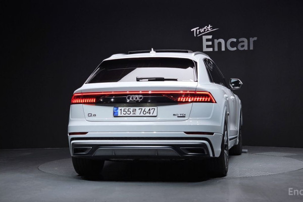 2020 Audi Q8 с пробегом 87 389 км