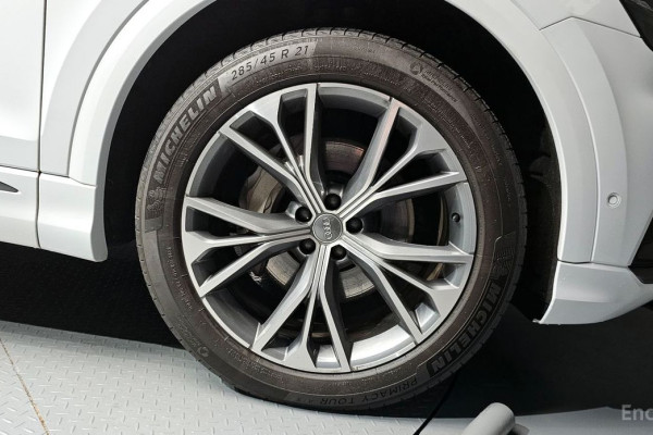 2020 Audi Q8 с пробегом 87 389 км