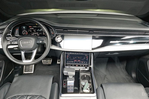 2020 Audi Q8 с пробегом 87 389 км