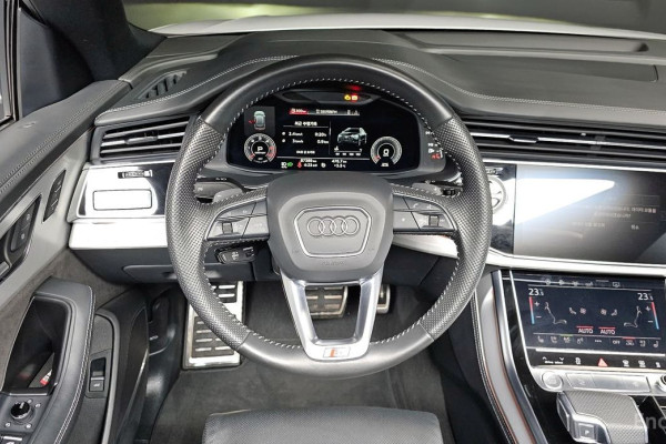 2020 Audi Q8 с пробегом 87 389 км