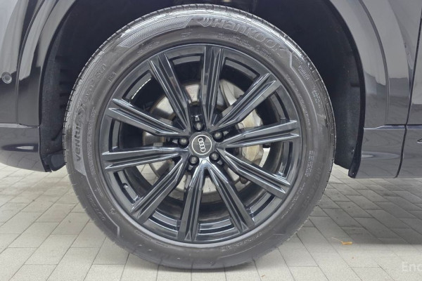 2021 Audi Q8 с пробегом 105 306 км