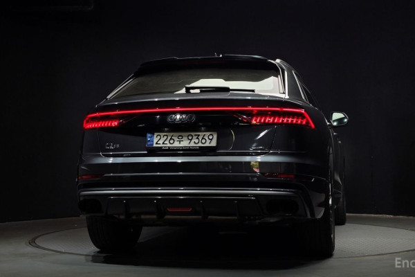 2020 Audi Q8 с пробегом 77 904 км