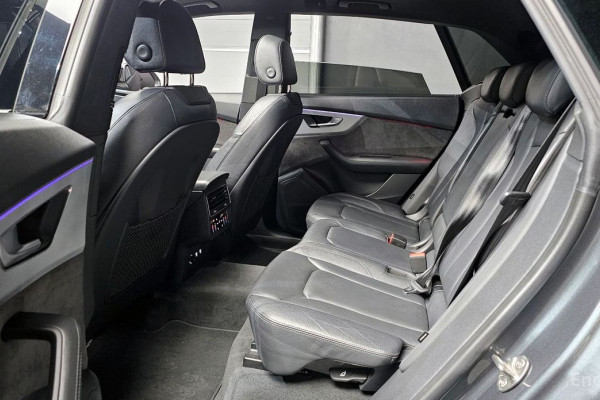 2020 Audi Q8 с пробегом 77 904 км