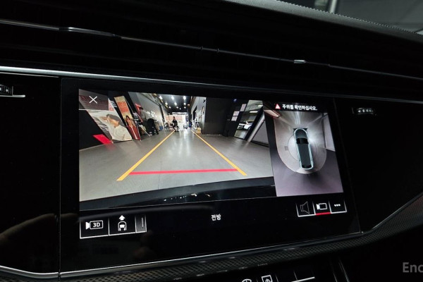 2020 Audi Q8 с пробегом 77 904 км