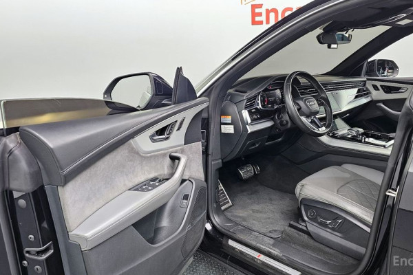 2021 Audi Q8 с пробегом 154 043 км