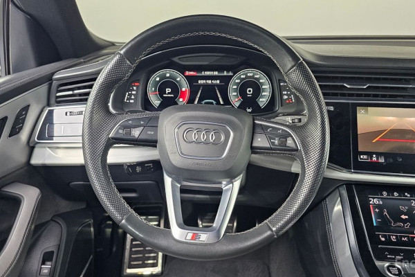 2021 Audi Q8 с пробегом 154 043 км